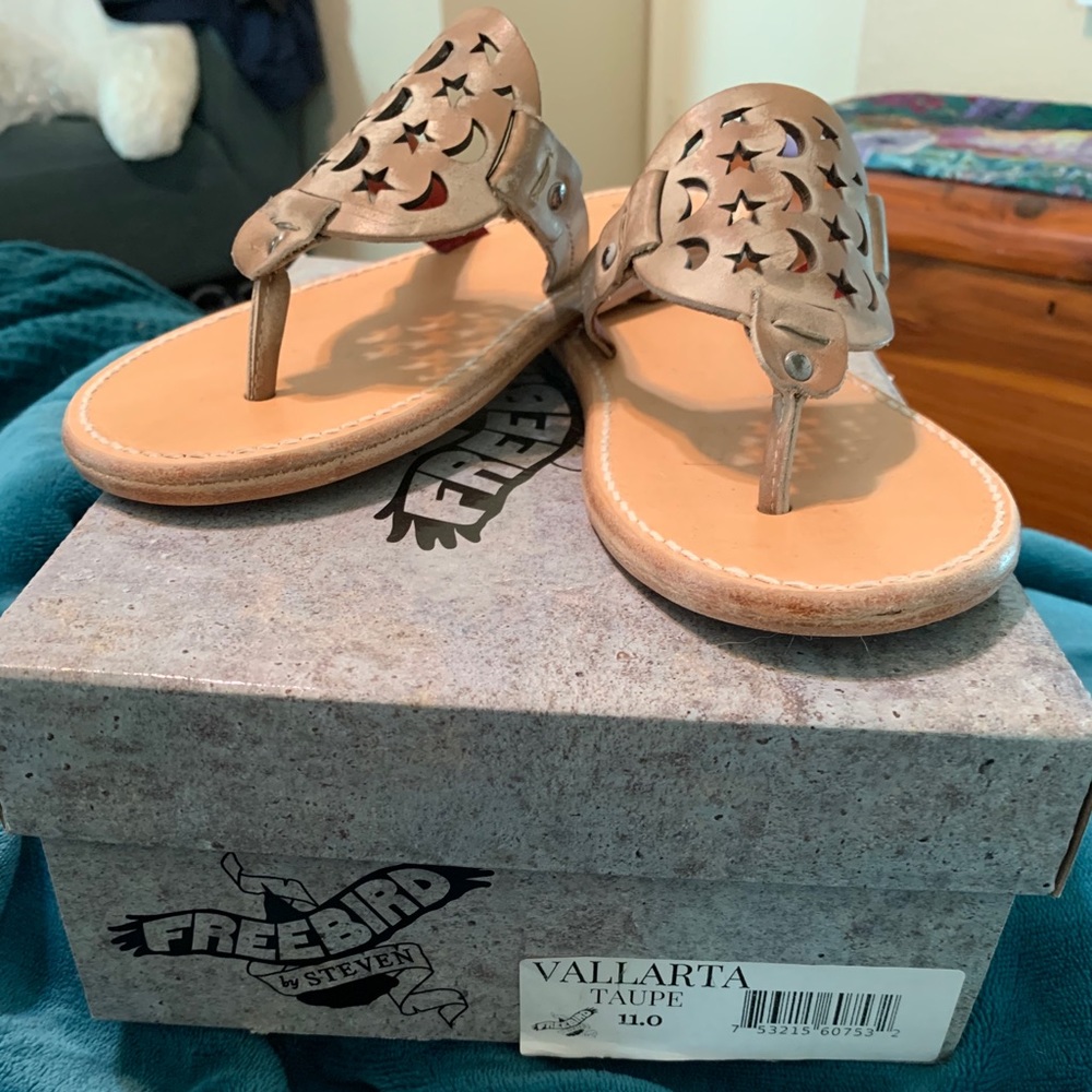 Freebird by Steven Vallarta Sandal Size 11